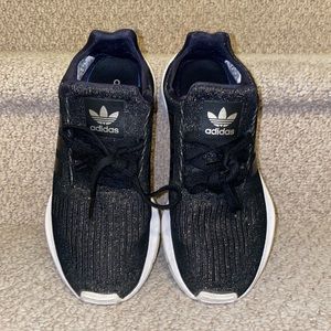 Adidas shoes size 5.5 in black with gold